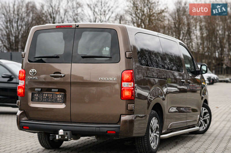 Мінівен Toyota Proace 2018 в Львові