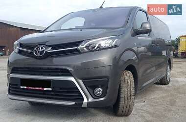 Мінівен Toyota Proace 2023 в 