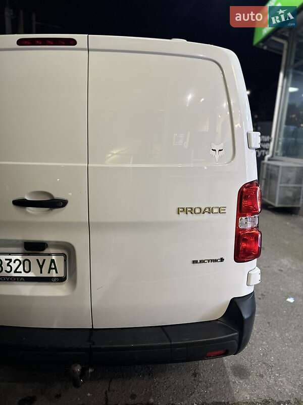 Вантажний фургон Toyota Proace 2020 в Рівному