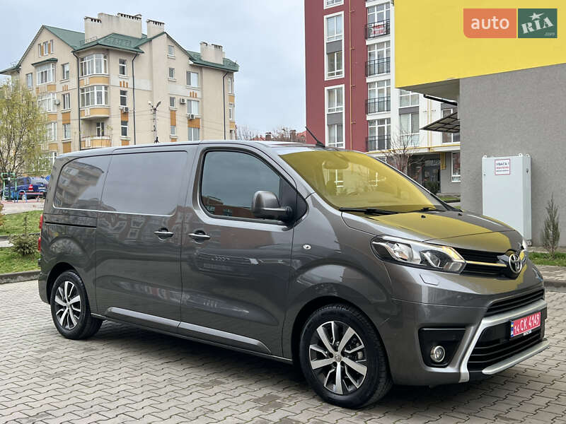 Микроавтобус грузовой (до 3,5т) Toyota Proace 2018 в Черновцах