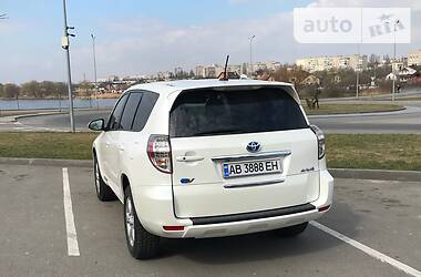 Позашляховик / Кросовер Toyota RAV4 EV 2012 в 