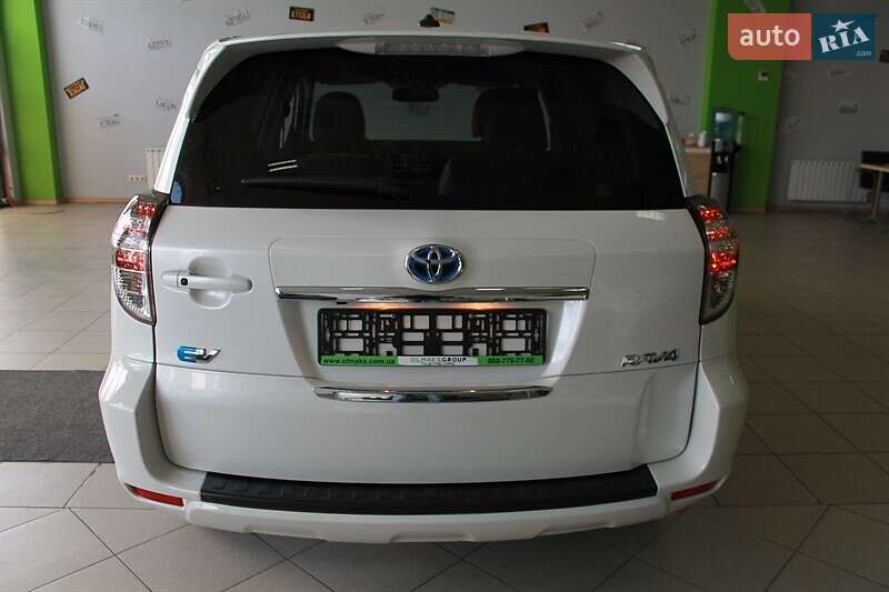 Позашляховик / Кросовер Toyota RAV4 EV 2014 в Світловодську