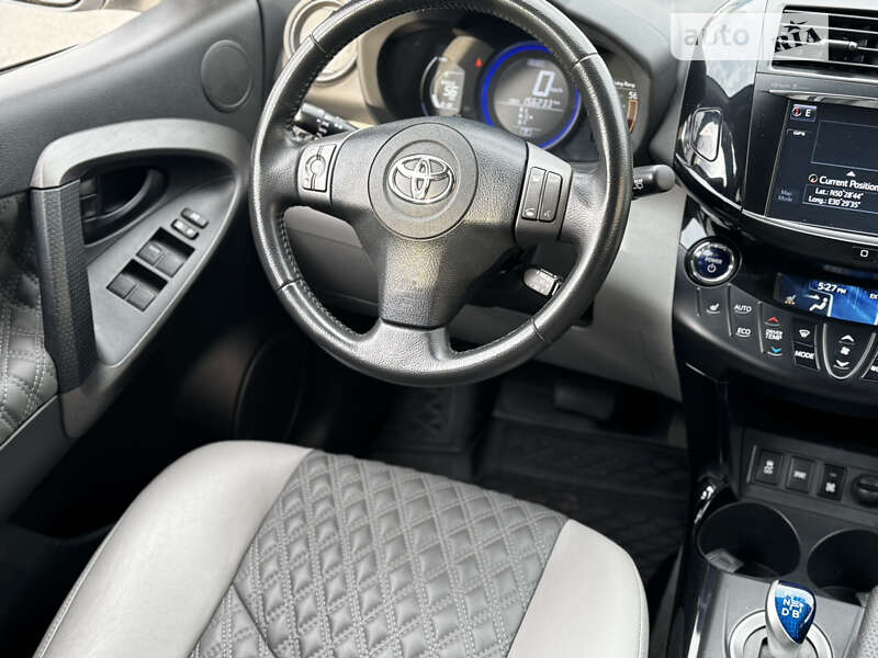 Позашляховик / Кросовер Toyota RAV4 EV 2013 в Києві