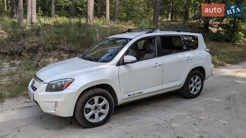 Toyota RAV4 EV 2014