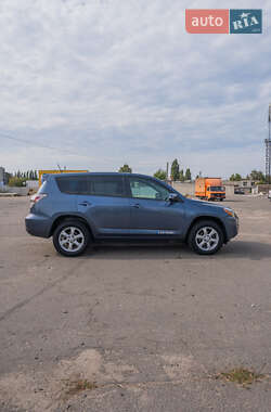 Внедорожник / Кроссовер Toyota RAV4 EV 2014 в 