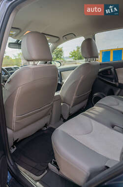 Внедорожник / Кроссовер Toyota RAV4 EV 2014 в 