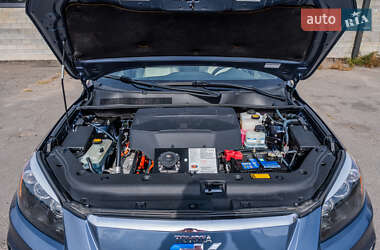 Внедорожник / Кроссовер Toyota RAV4 EV 2014 в 