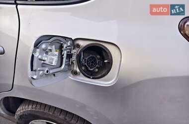Внедорожник / Кроссовер Toyota RAV4 EV 2013 в 