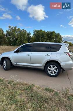 Внедорожник / Кроссовер Toyota RAV4 EV 2014 в 
