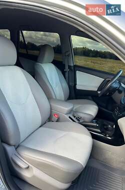 Позашляховик / Кросовер Toyota RAV4 EV 2014 в Києві