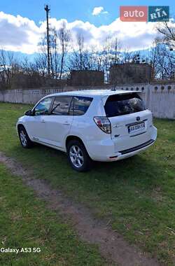 Позашляховик / Кросовер Toyota RAV4 EV 2013 в 