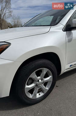 Внедорожник / Кроссовер Toyota RAV4 EV 2013 в 