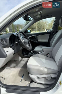 Внедорожник / Кроссовер Toyota RAV4 EV 2013 в 