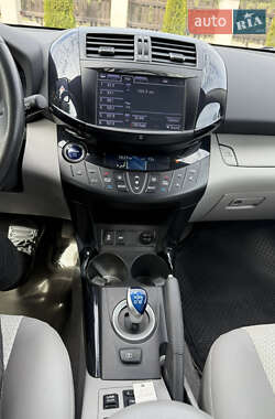 Внедорожник / Кроссовер Toyota RAV4 EV 2013 в 