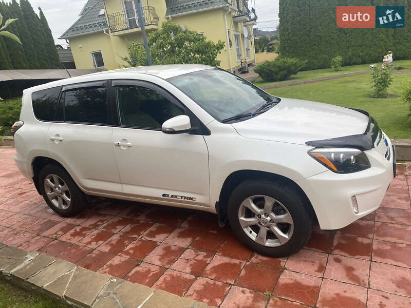 Toyota RAV4 EV 2014