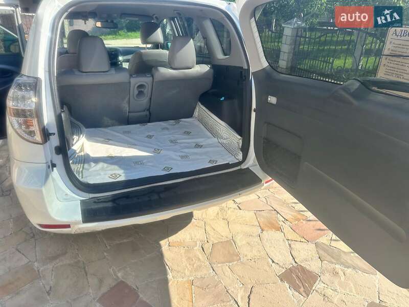 Внедорожник / Кроссовер Toyota RAV4 EV 2013 в Тернополе фото 11 Внедорожник / Кроссовер Toyota RAV4 EV 2013 в Тернополе