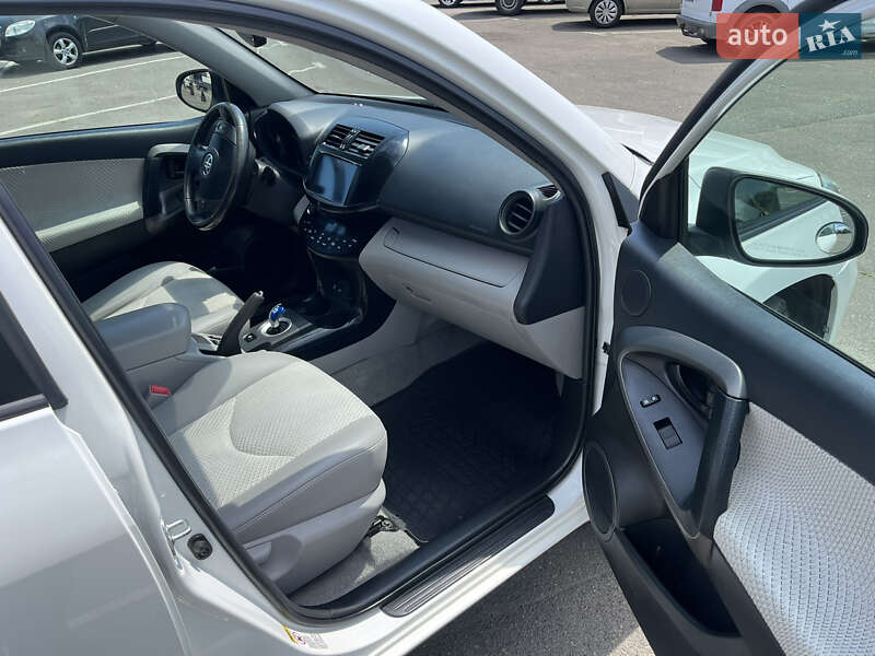 Внедорожник / Кроссовер Toyota RAV4 EV 2013 в Одессе фото 13 Внедорожник / Кроссовер Toyota RAV4 EV 2013 в Одессе