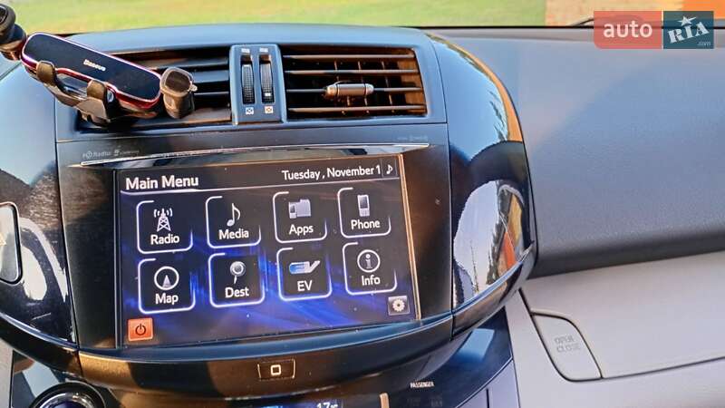 Позашляховик / Кросовер Toyota RAV4 EV 2012 в Києві