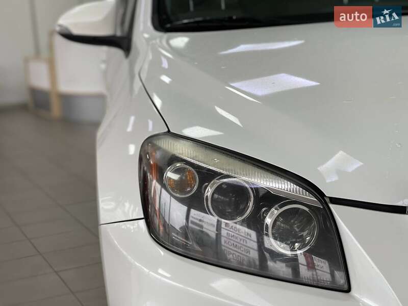 Внедорожник / Кроссовер Toyota RAV4 EV 2013 в Киеве