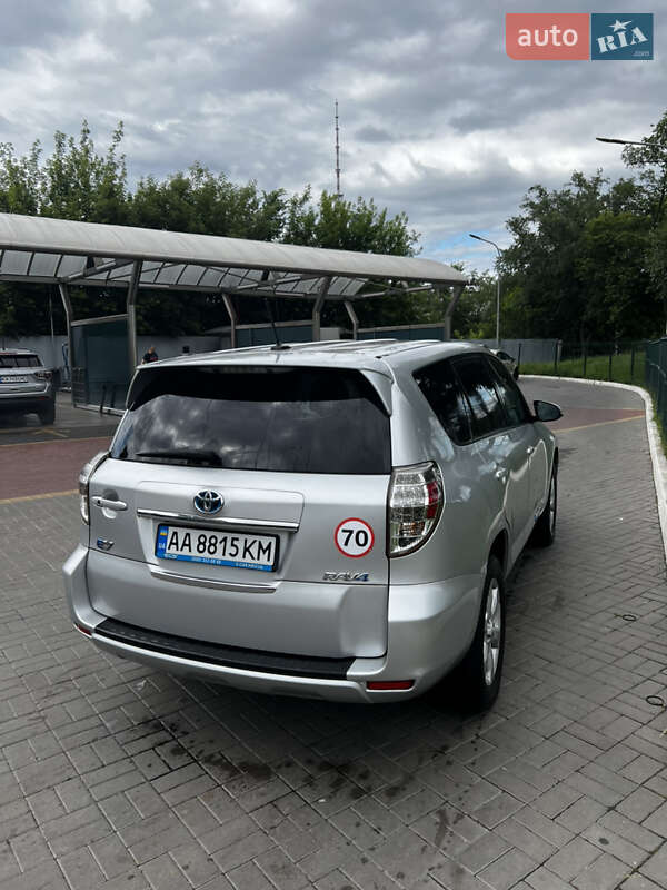 Внедорожник / Кроссовер Toyota RAV4 EV 2014 в Киеве
