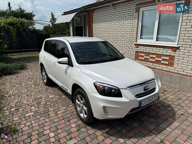 Toyota RAV4 EV 2013