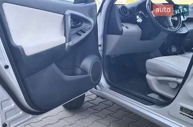Внедорожник / Кроссовер Toyota RAV4 EV 2014 в 