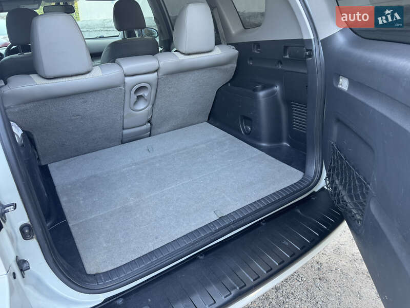 Позашляховик / Кросовер Toyota RAV4 EV 2013 в Житомирі