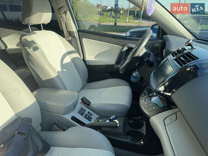 Позашляховик / Кросовер Toyota RAV4 EV 2013 в Житомирі