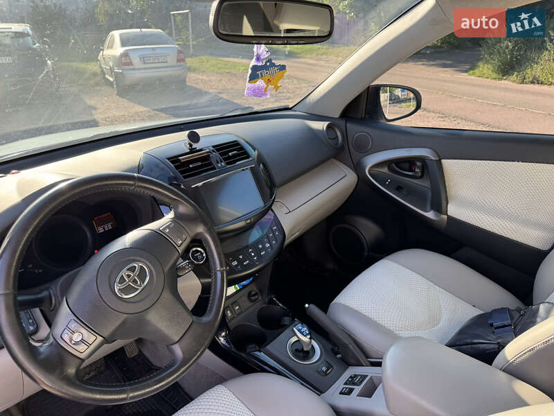 Позашляховик / Кросовер Toyota RAV4 EV 2013 в Житомирі