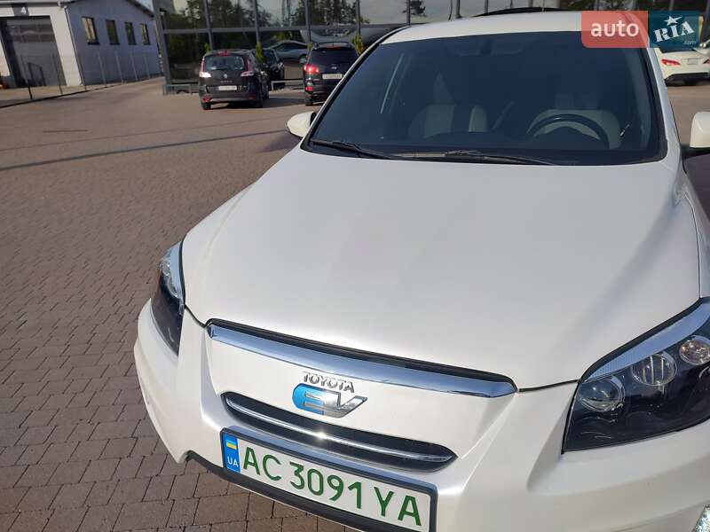 Позашляховик / Кросовер Toyota RAV4 EV 2012 в Ковелі
