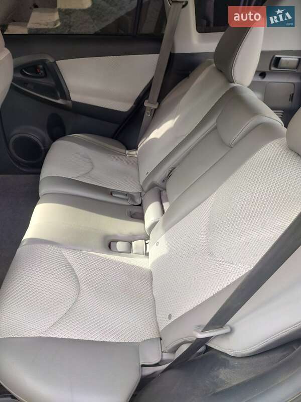 Позашляховик / Кросовер Toyota RAV4 EV 2012 в Ковелі