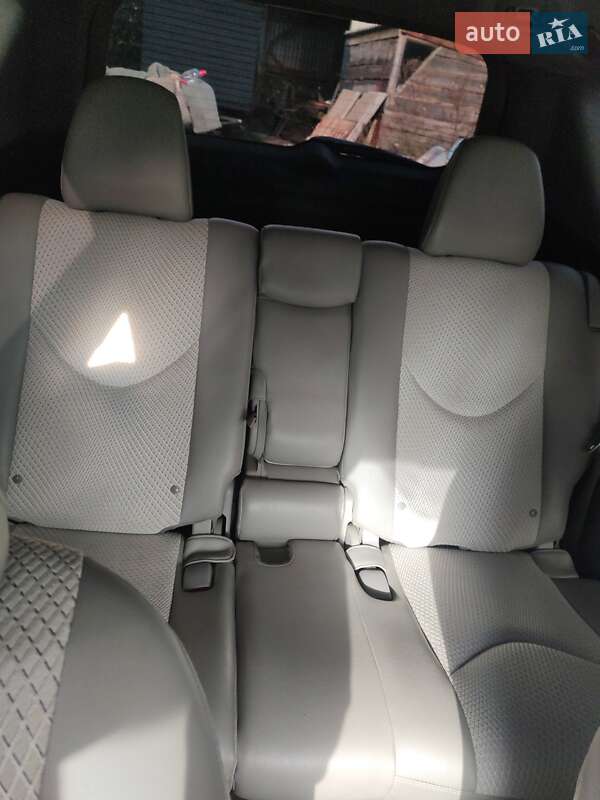 Позашляховик / Кросовер Toyota RAV4 EV 2012 в Ковелі