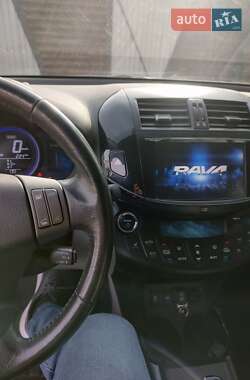 Внедорожник / Кроссовер Toyota RAV4 EV 2012 в 