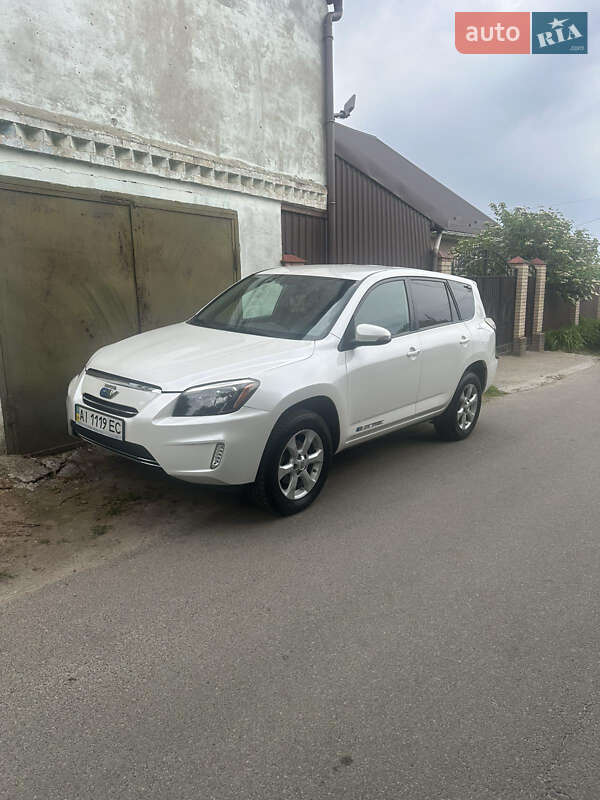 Внедорожник / Кроссовер Toyota RAV4 EV 2013 в Коростышеве