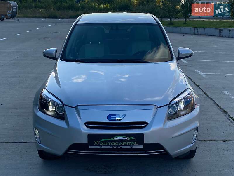 Внедорожник / Кроссовер Toyota RAV4 EV 2012 в Киеве