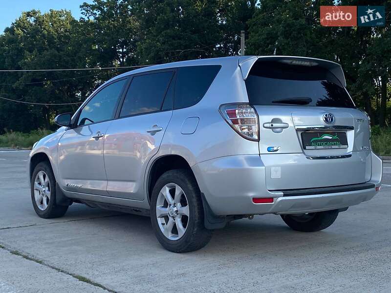 Внедорожник / Кроссовер Toyota RAV4 EV 2012 в Киеве
