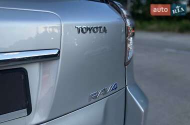 Внедорожник / Кроссовер Toyota RAV4 EV 2012 в 