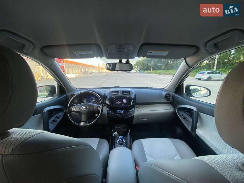 Внедорожник / Кроссовер Toyota RAV4 EV 2012 в Киеве