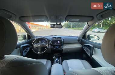 Внедорожник / Кроссовер Toyota RAV4 EV 2012 в 