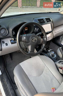 Внедорожник / Кроссовер Toyota RAV4 EV 2014 в 