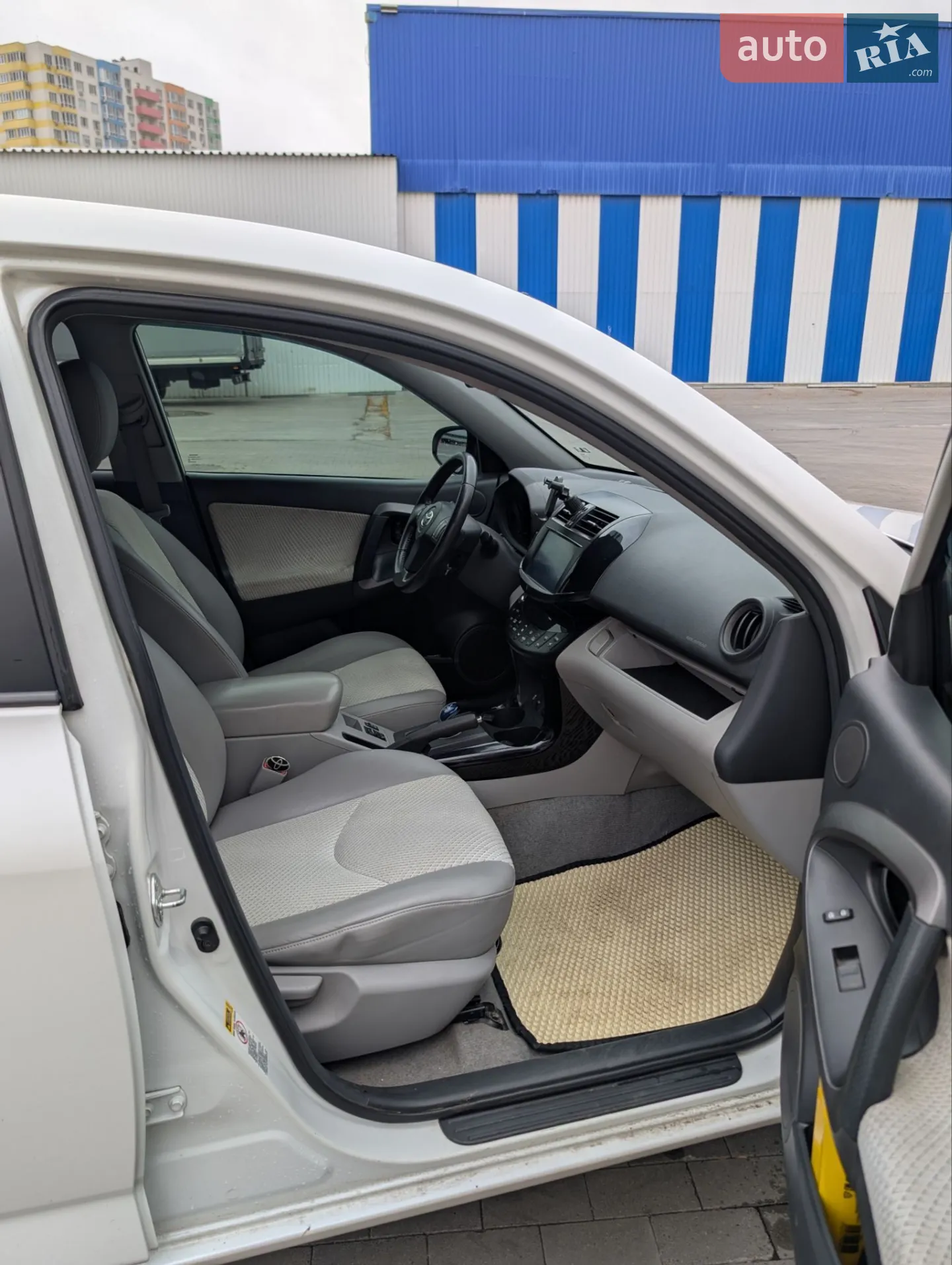 2014 Toyota RAV 4 - мініатюра 2