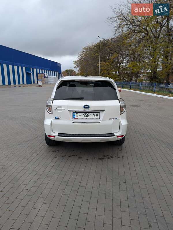 Внедорожник / Кроссовер Toyota RAV4 EV 2014 в Одессе фото 7 Внедорожник / Кроссовер Toyota RAV4 EV 2014 в Одессе