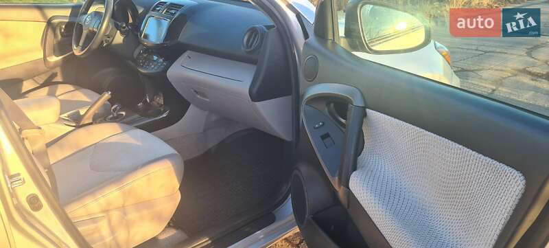 Позашляховик / Кросовер Toyota RAV4 EV 2014 в Нововолинську фото 29 Позашляховик / Кросовер Toyota RAV4 EV 2014 в Нововолинську