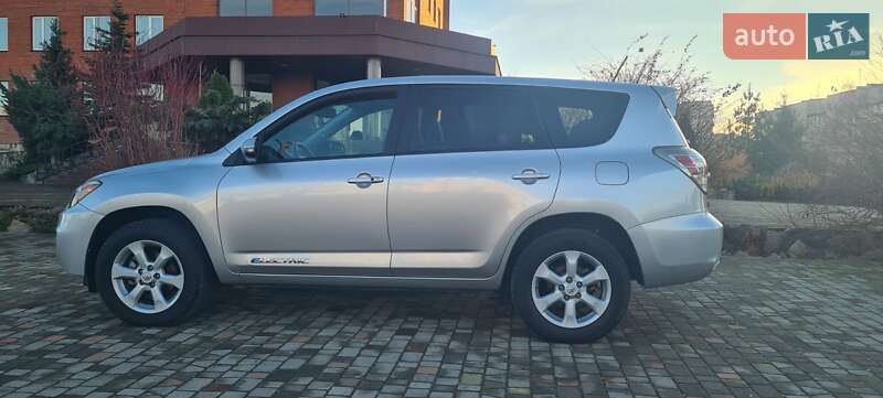 Позашляховик / Кросовер Toyota RAV4 EV 2014 в Нововолинську фото 38 Позашляховик / Кросовер Toyota RAV4 EV 2014 в Нововолинську