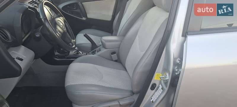 Позашляховик / Кросовер Toyota RAV4 EV 2014 в Нововолинську фото 43 Позашляховик / Кросовер Toyota RAV4 EV 2014 в Нововолинську