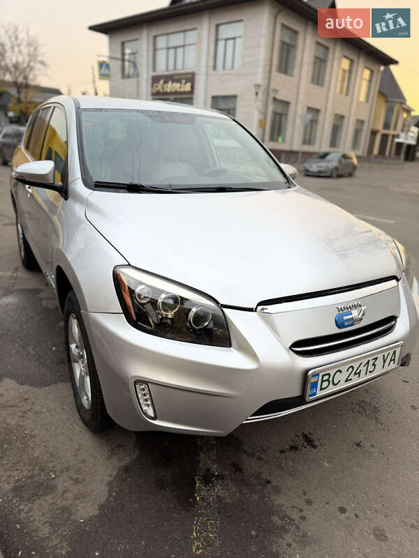 Внедорожник / Кроссовер Toyota RAV4 EV 2013 в Могилев-Подольске