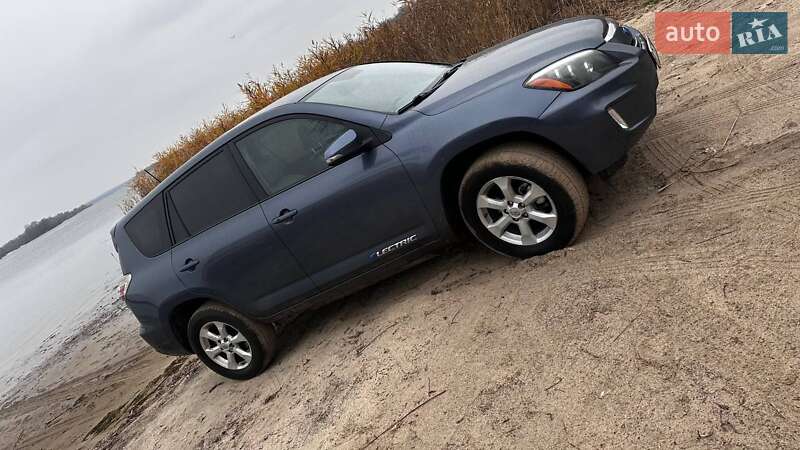 Внедорожник / Кроссовер Toyota RAV4 EV 2013 в Кременчуге фото 9 Внедорожник / Кроссовер Toyota RAV4 EV 2013 в Кременчуге