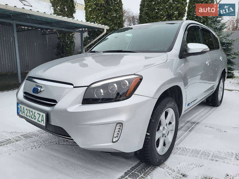Позашляховик / Кросовер Toyota RAV4 EV 2014 в Черкасах фото 4 Позашляховик / Кросовер Toyota RAV4 EV 2014 в Черкасах