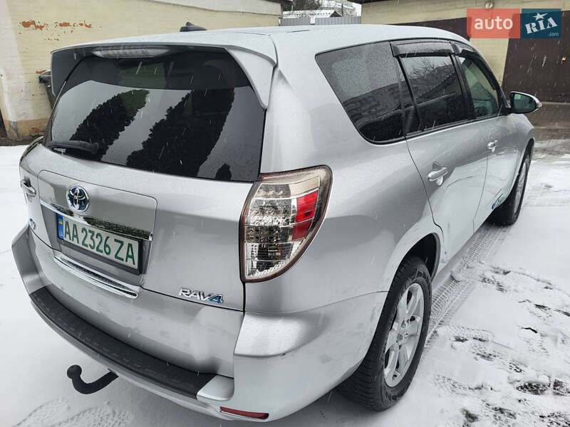 Позашляховик / Кросовер Toyota RAV4 EV 2014 в Черкасах фото 21 Позашляховик / Кросовер Toyota RAV4 EV 2014 в Черкасах