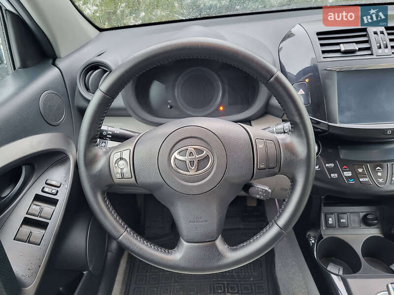 Позашляховик / Кросовер Toyota RAV4 EV 2014 в Черкасах фото 59 Позашляховик / Кросовер Toyota RAV4 EV 2014 в Черкасах